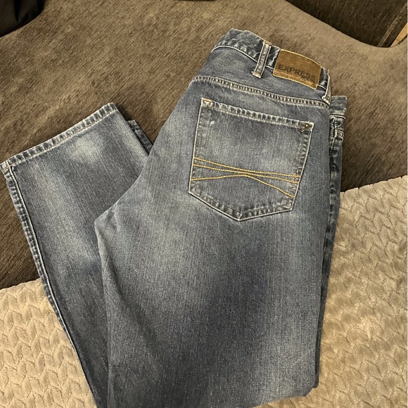 Jeans - Picture 2 of 3